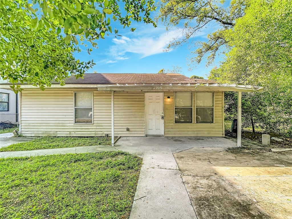 Photo of 2705 E 22nd Avenue, Tampa, FL 33605 (MLS # TB8553493)