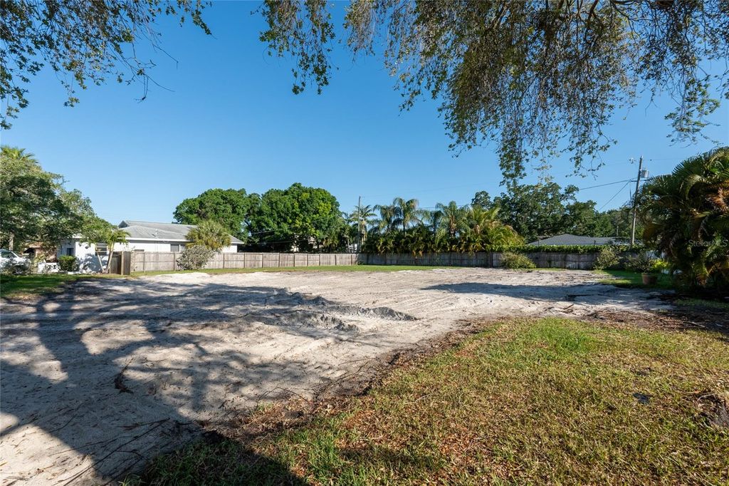 Photo of 1020 Snell Isle Boulevard NE, St Petersburg, FL 33704 (MLS # TB8528803)
