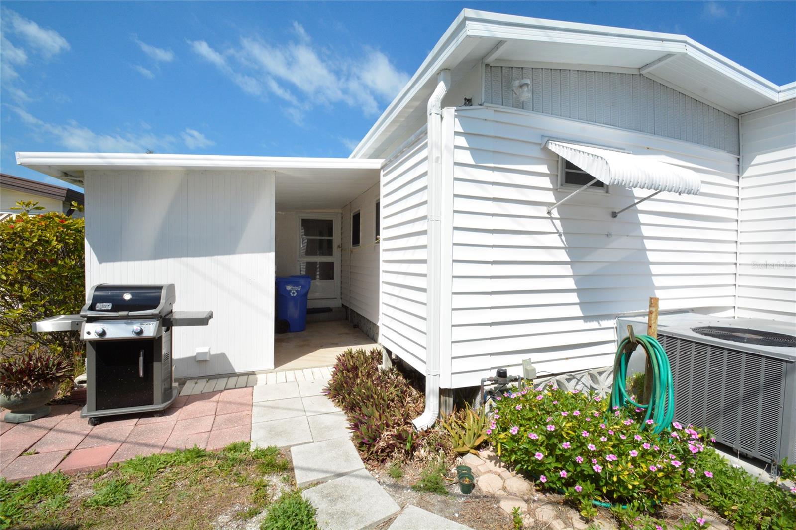 COUNTRY CLUB ESTATES - Residential