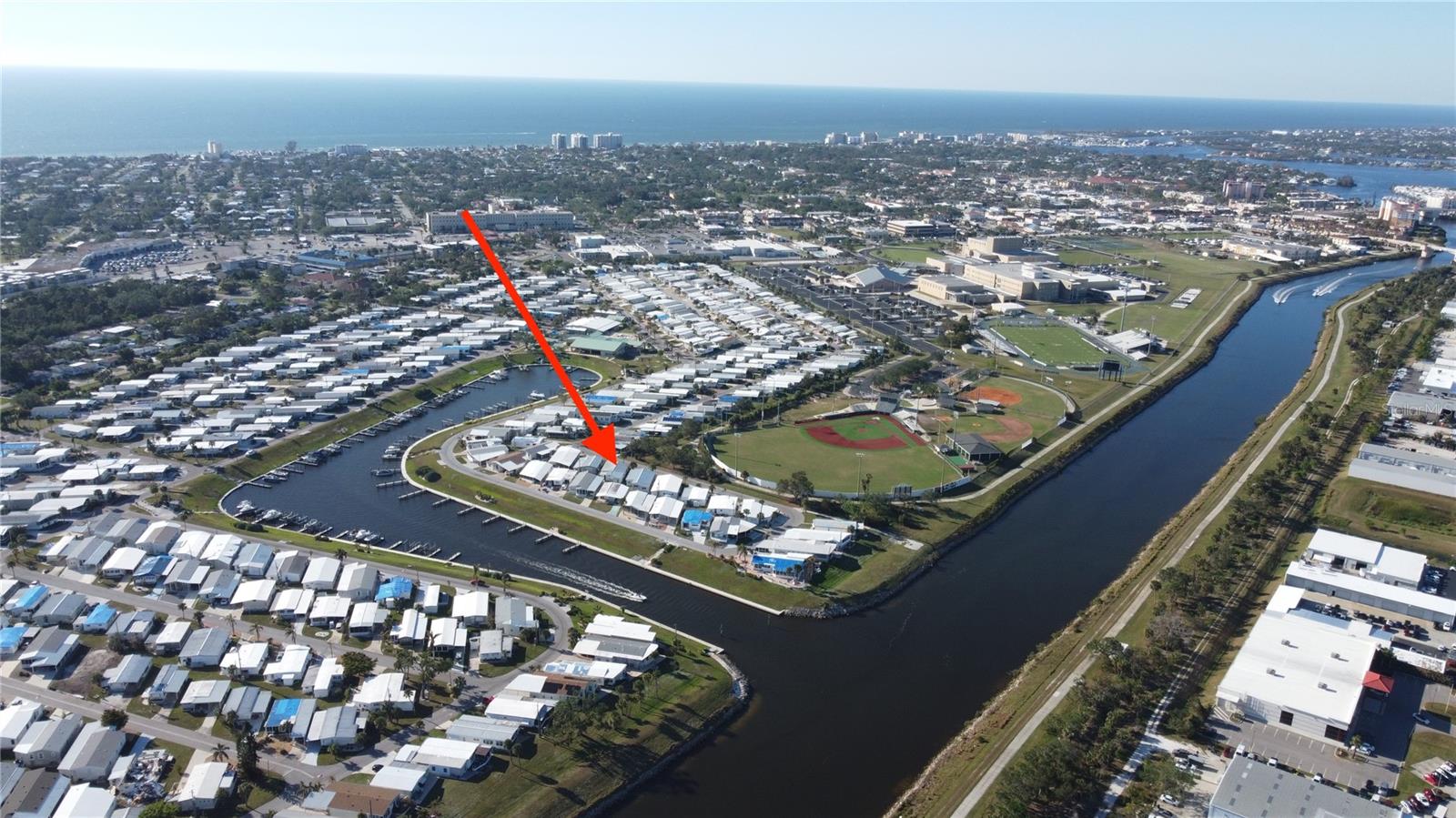 COUNTRY CLUB ESTATES - Residential