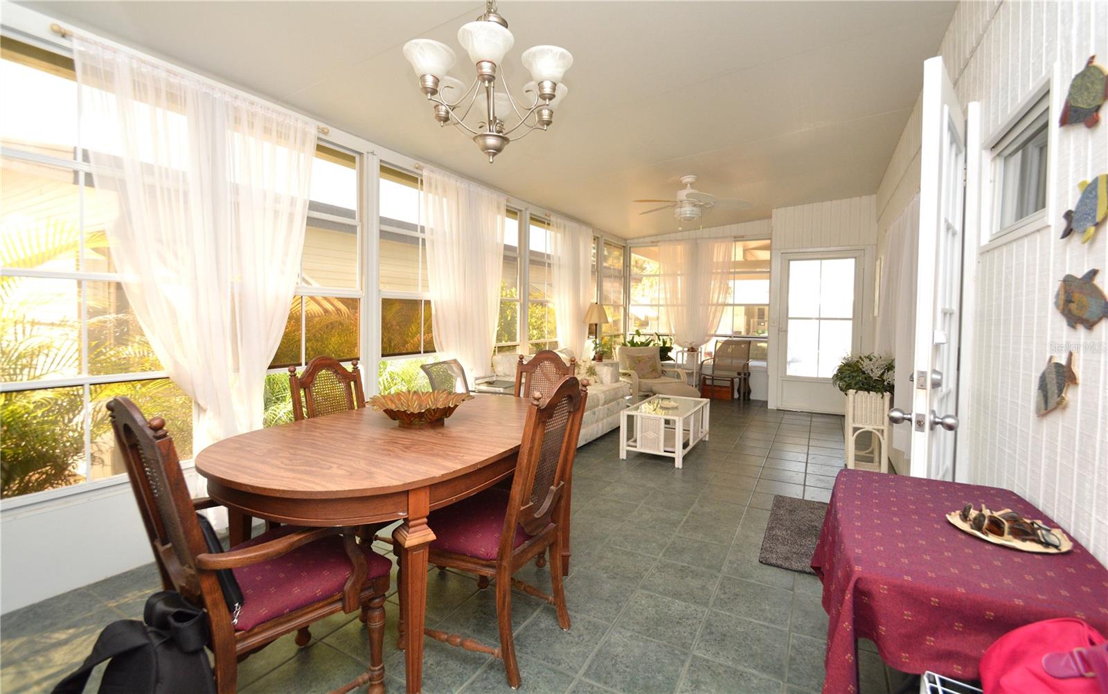 COUNTRY CLUB ESTATES - Residential