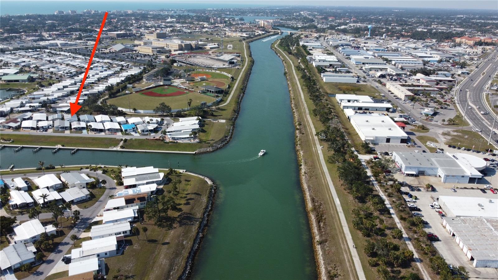 COUNTRY CLUB ESTATES - Residential