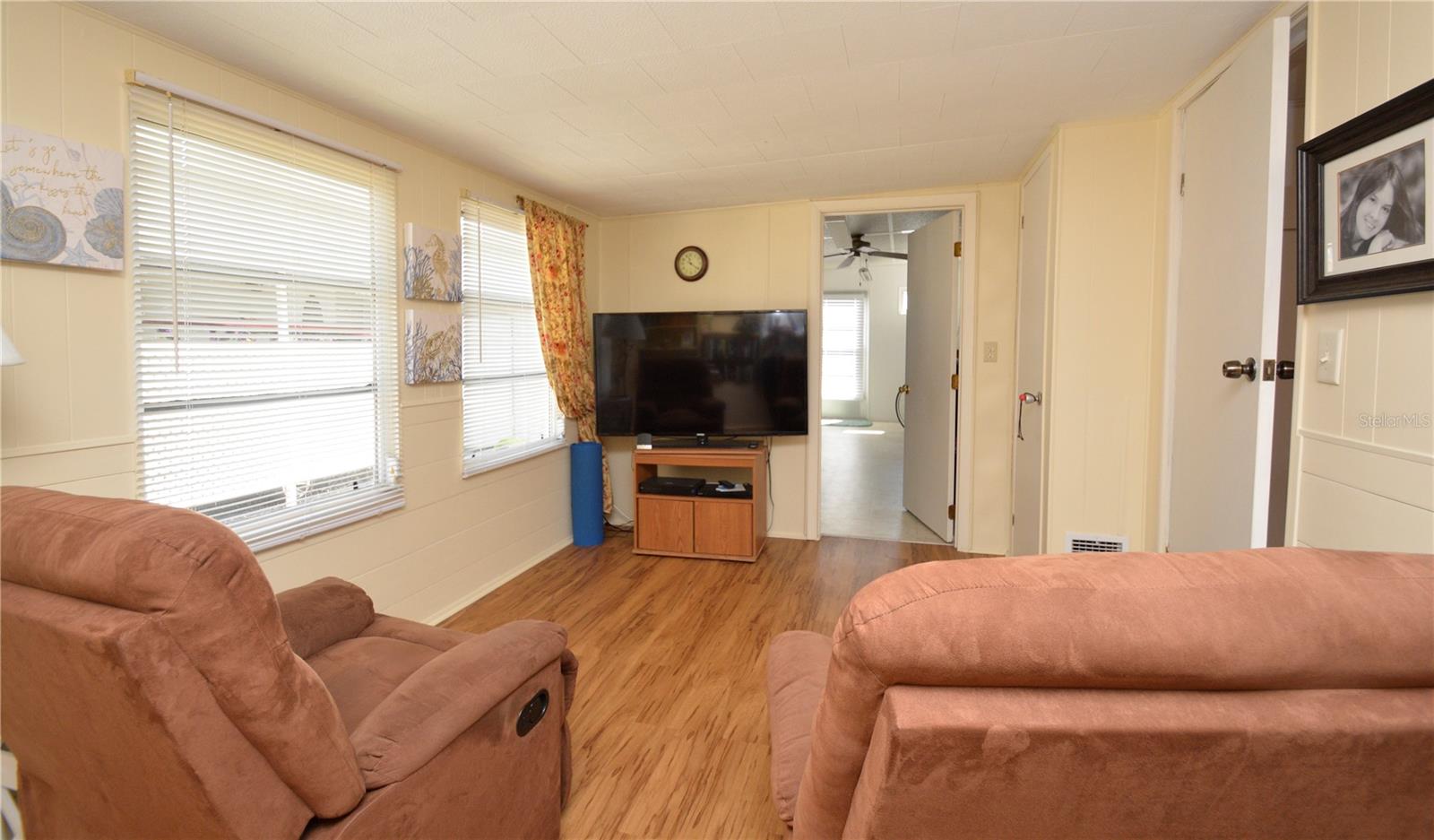 COUNTRY CLUB ESTATES - Residential