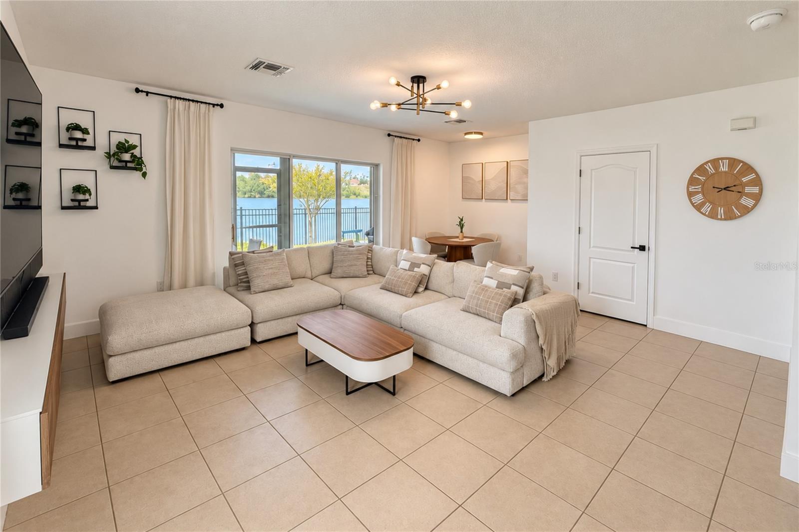 424 ARBOR LAKES