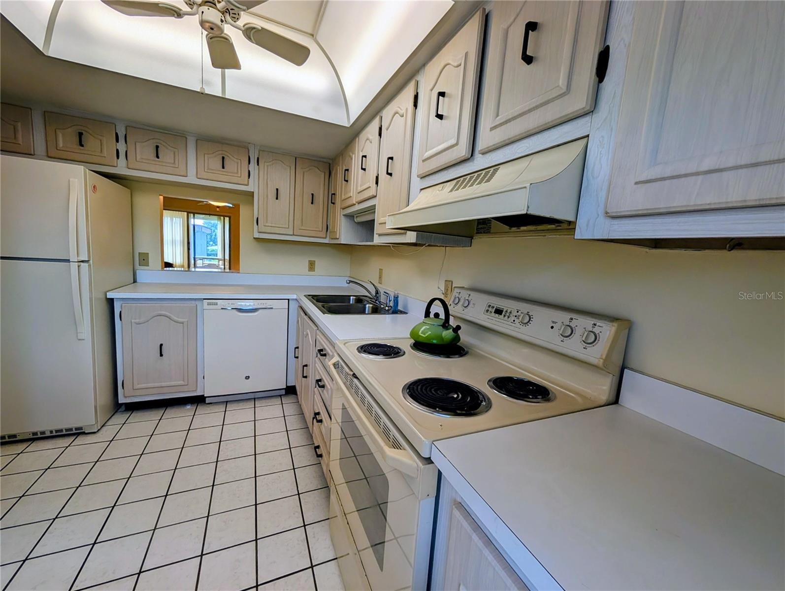 IMPERIAL HARBOURSPHASES 01 & 02 - Residential