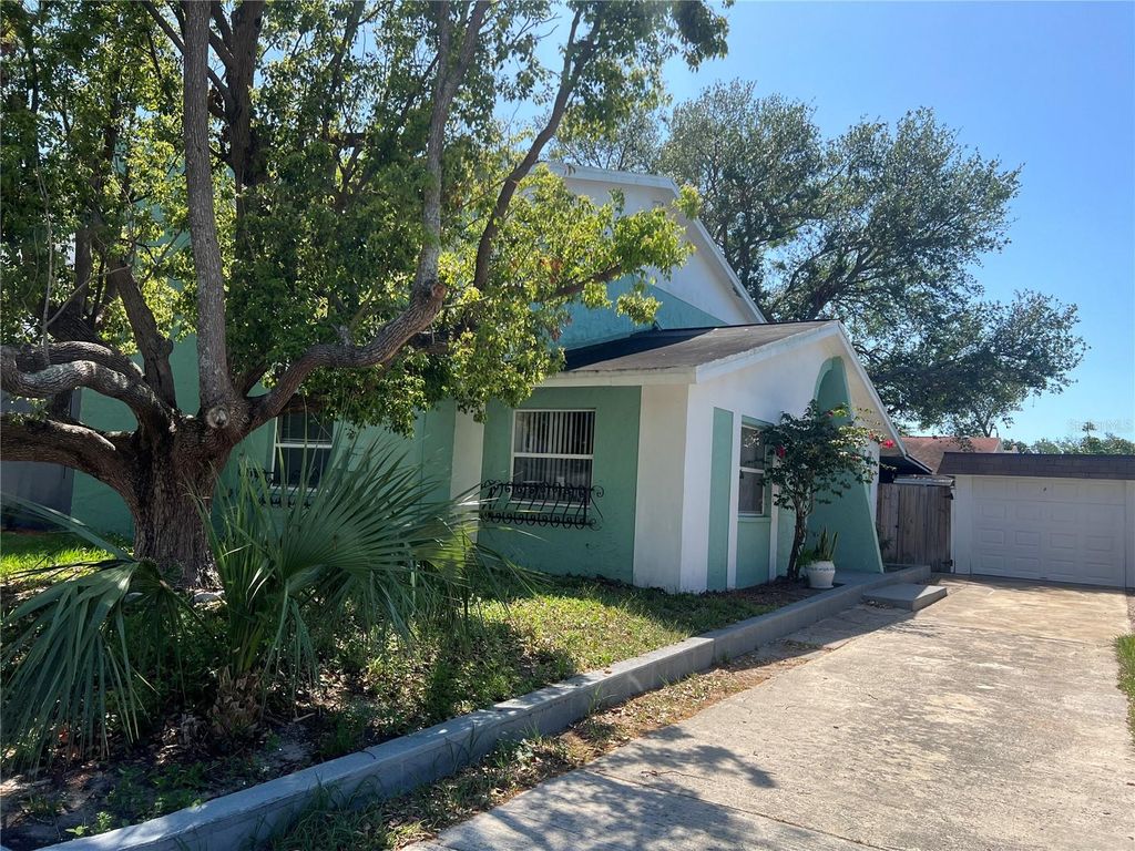 Photo of 2068 San Marino Way N, Clearwater, FL 33763 (MLS # TB8383315)