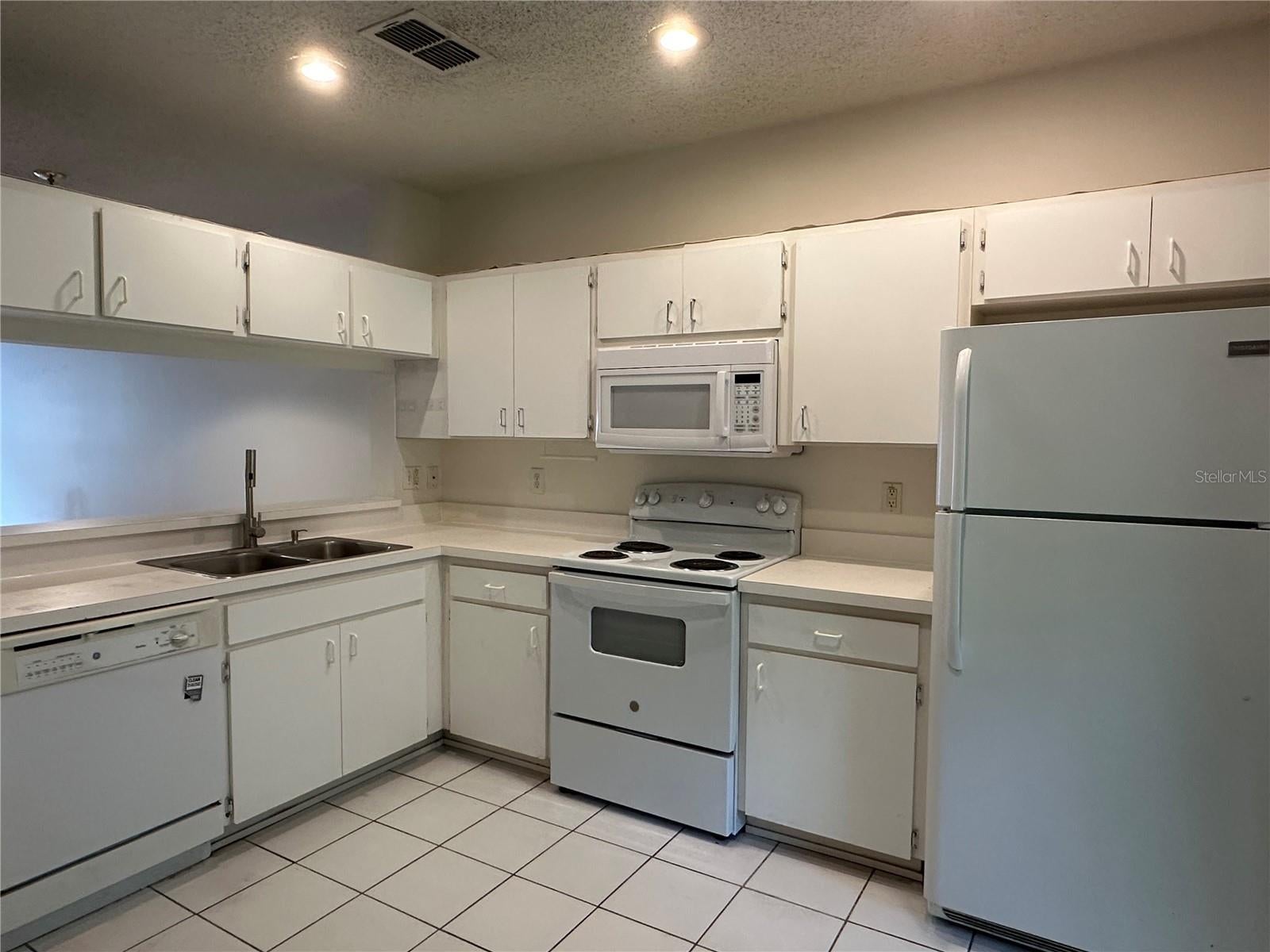 8627 HUNTERS KEY CIRCLE