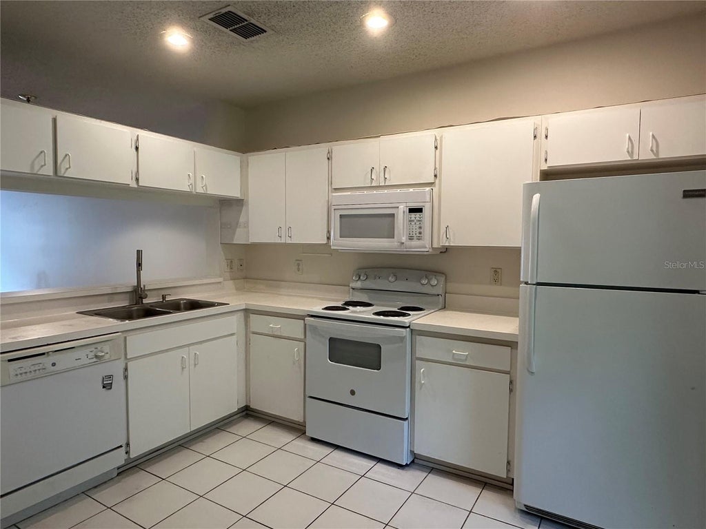 Photo of 8627 Hunters Key Circle, Tampa, FL 33647 (MLS # A4709937)