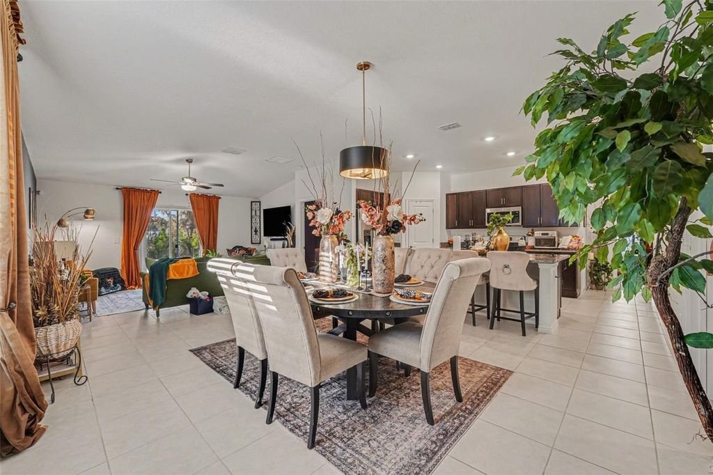 Photo of 1808 Red Loop, Lakeland, FL 33801 (MLS # TB8476102)