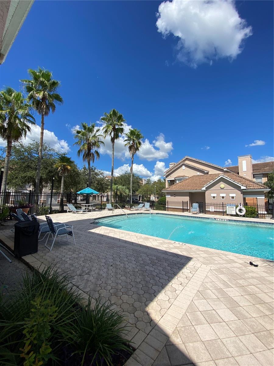 THE VILLAS CONDO - Residential Lease