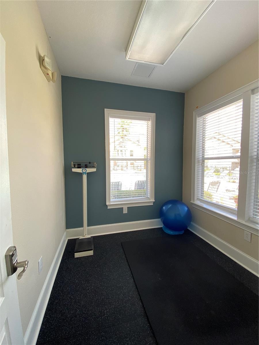 THE VILLAS CONDO - Residential Lease