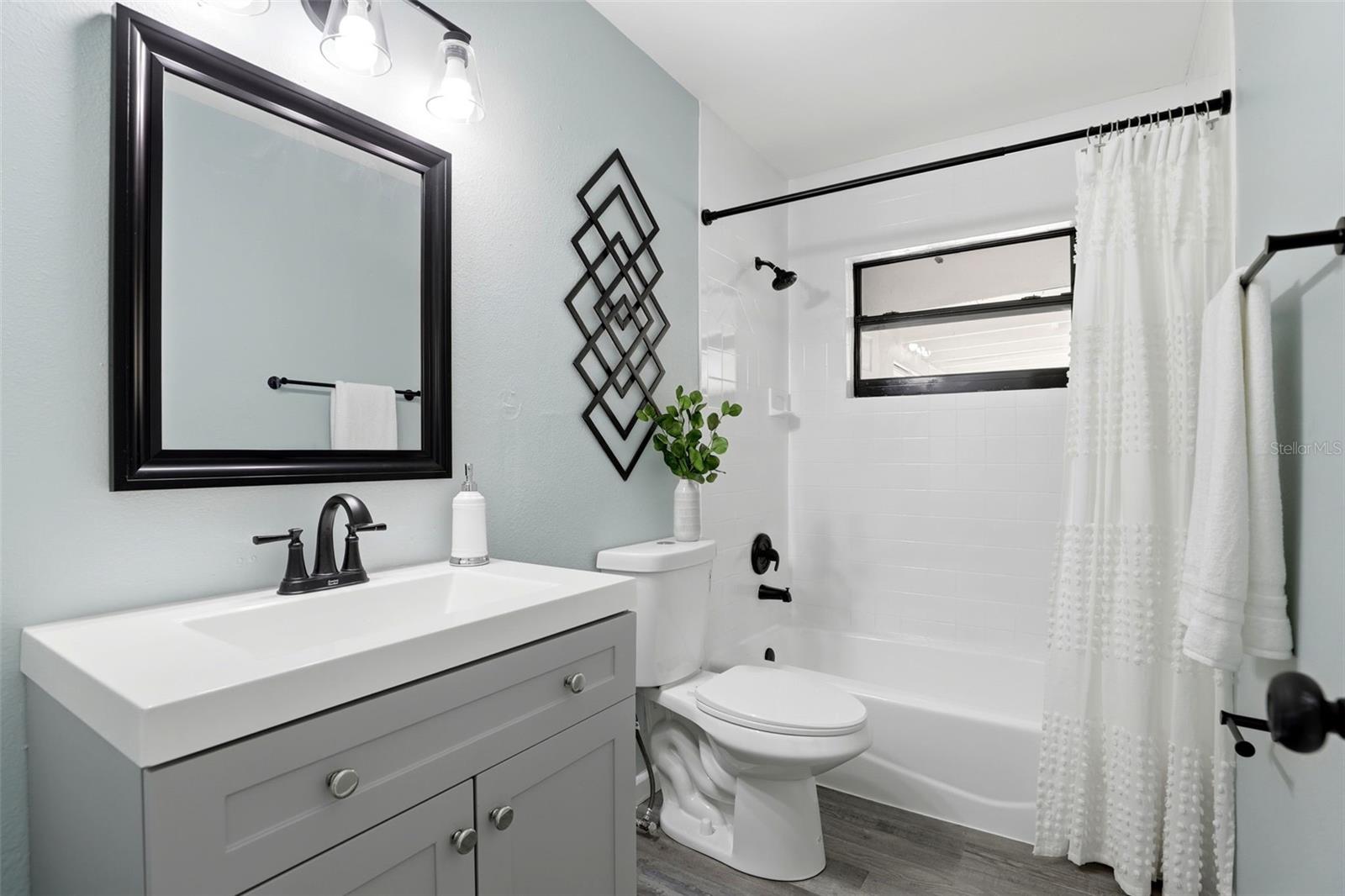 LAKE SEARCY SHORES - Residential