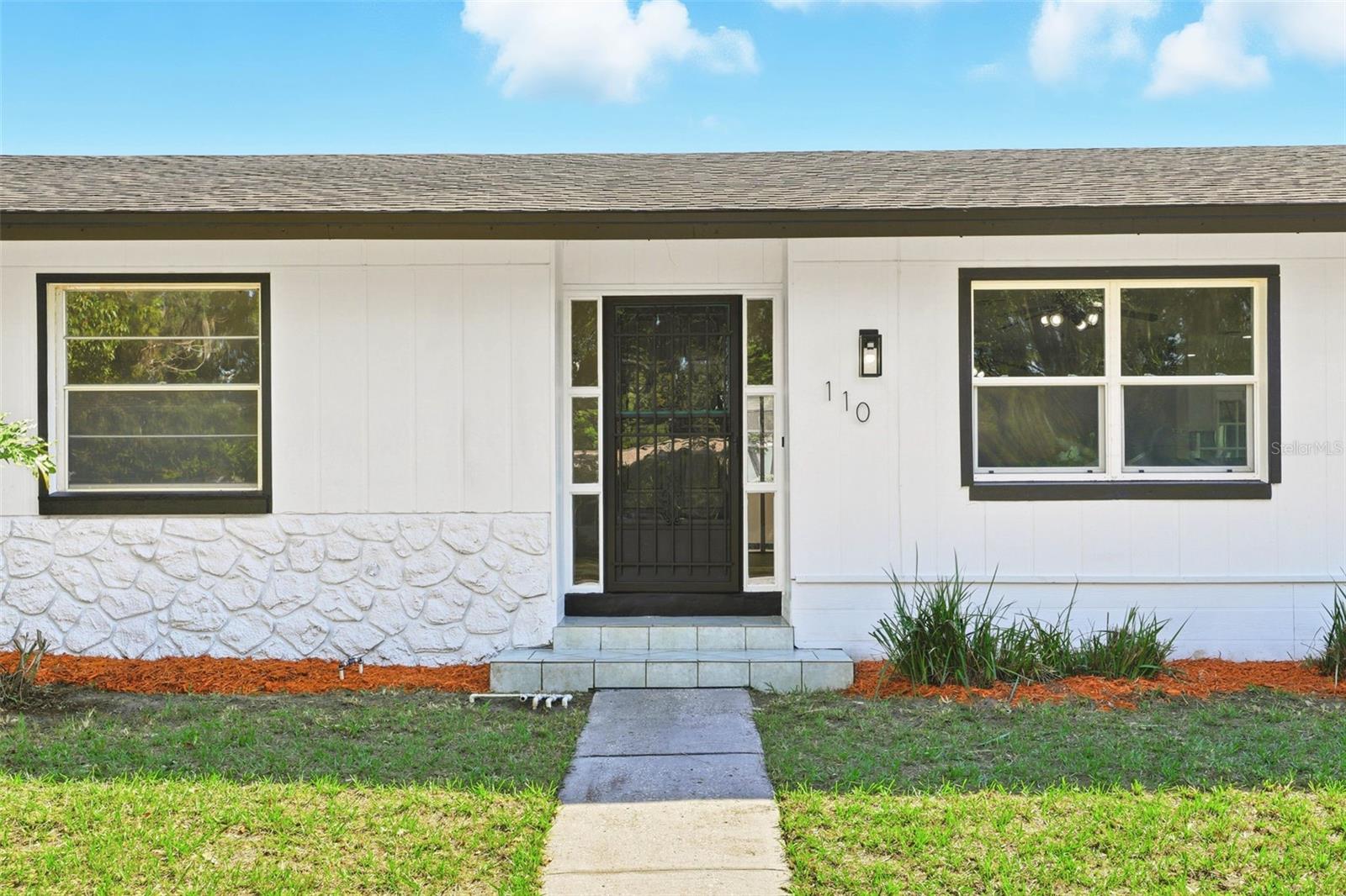 110 PINEAPPLE COURT