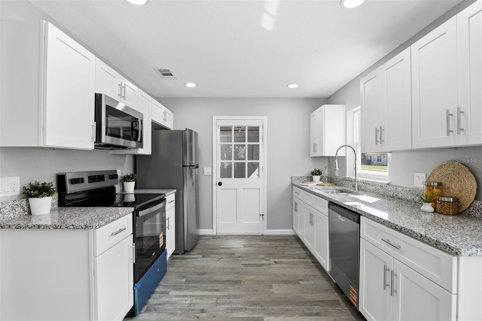 LAKE SEARCY SHORES - Residential