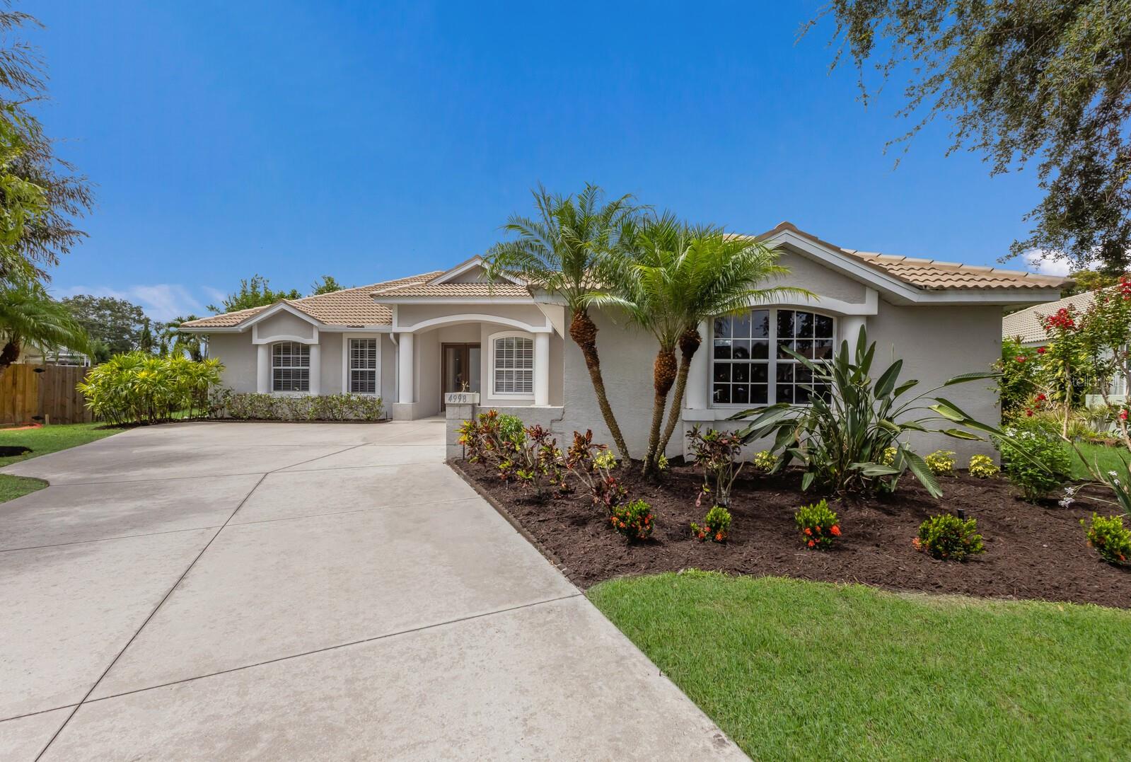 4998 CEDAR OAK WAY