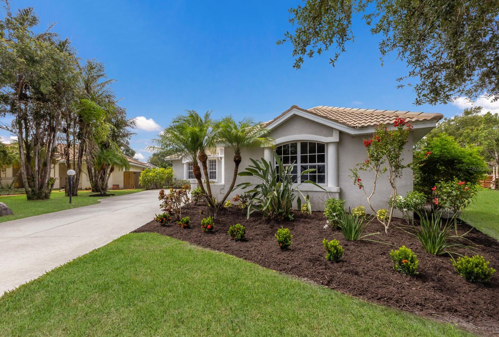 4998 CEDAR OAK WAY
