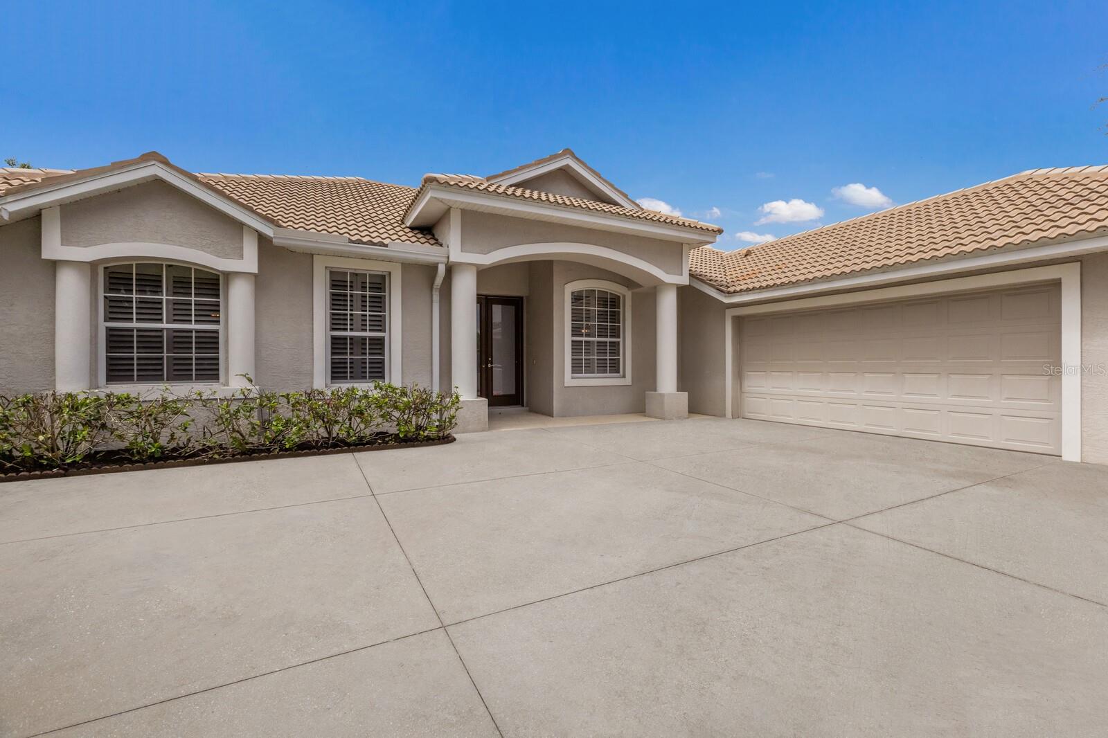 4998 CEDAR OAK WAY