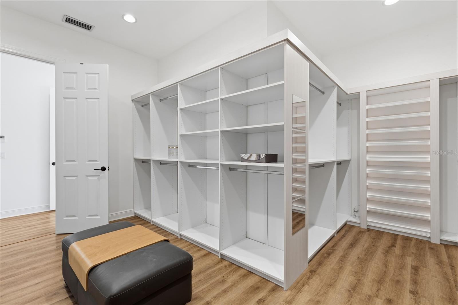 ISLAND HOMES - Residential