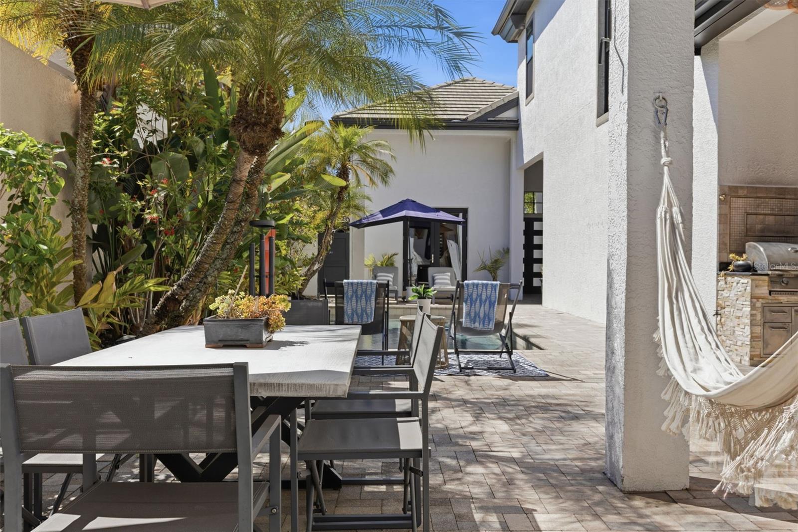 ISLAND HOMES - Residential