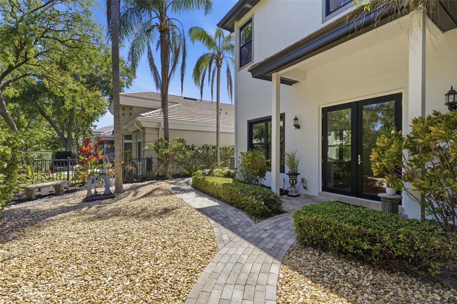 ISLAND HOMES - Residential