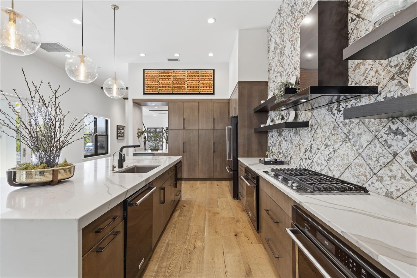 ISLAND HOMES - Residential