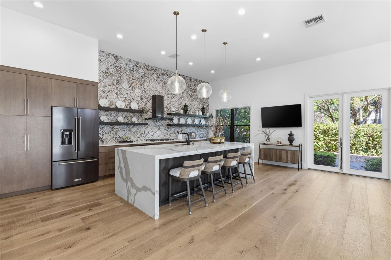 ISLAND HOMES - Residential