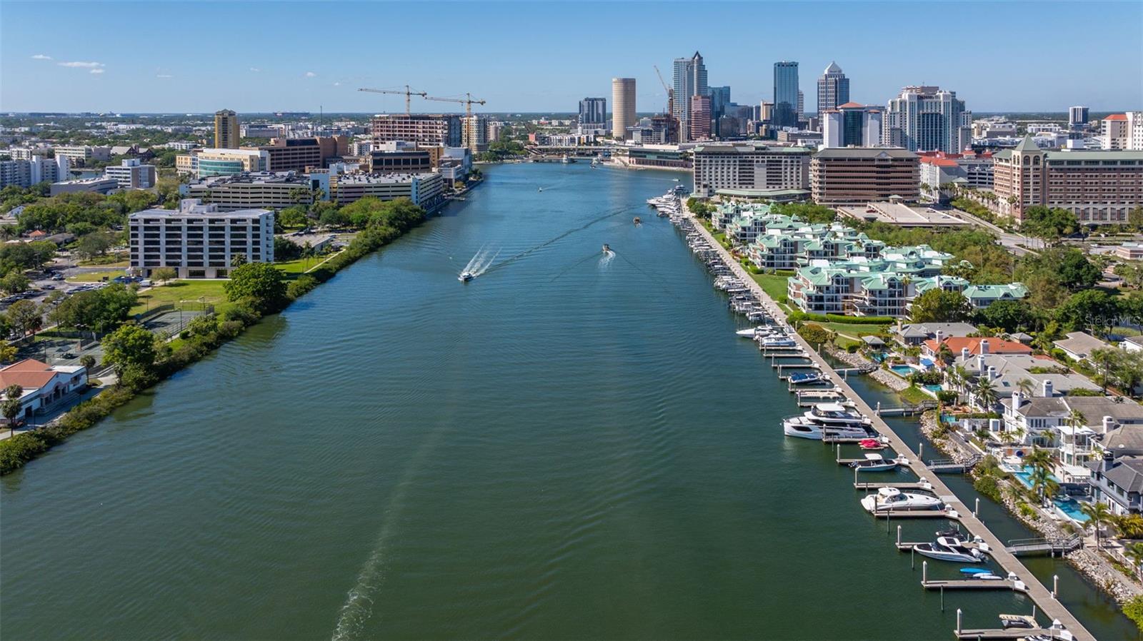 ISLAND HOMES - Residential