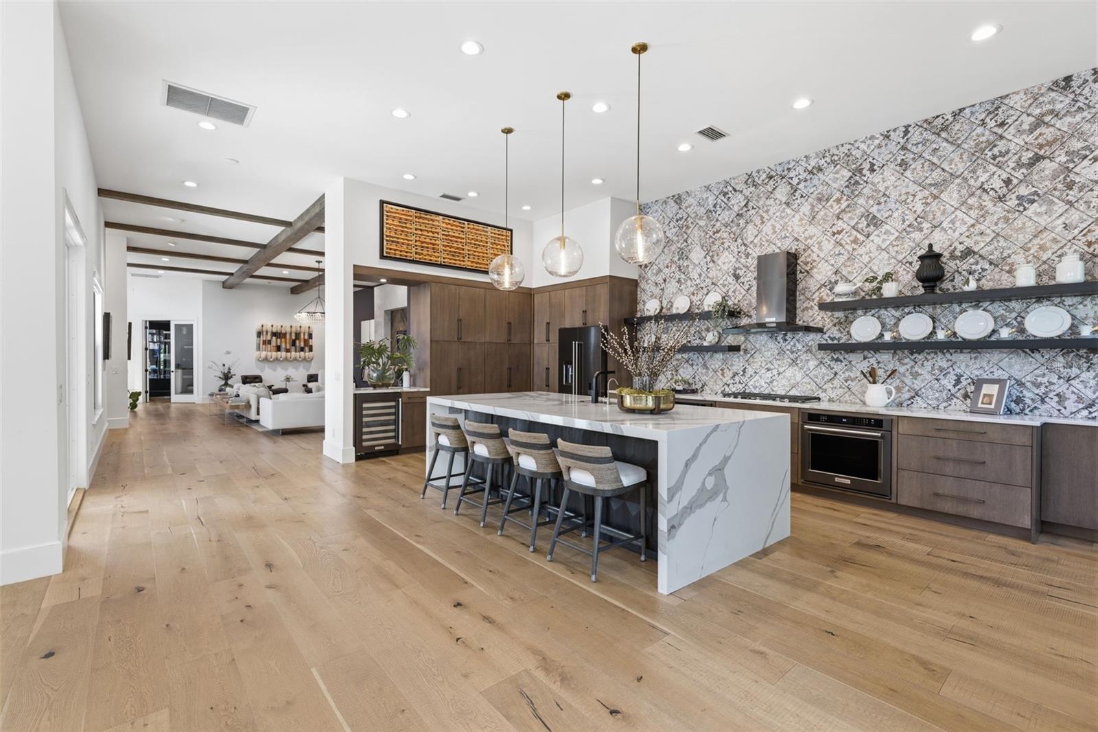 ISLAND HOMES - Residential