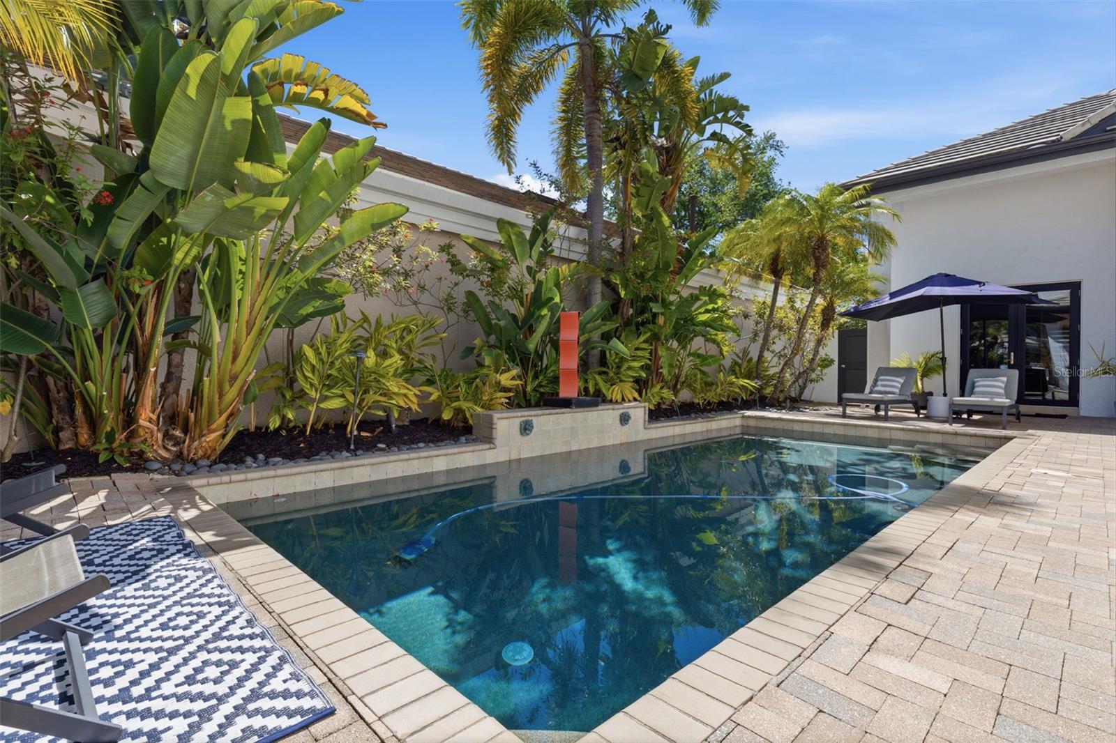 ISLAND HOMES - Residential