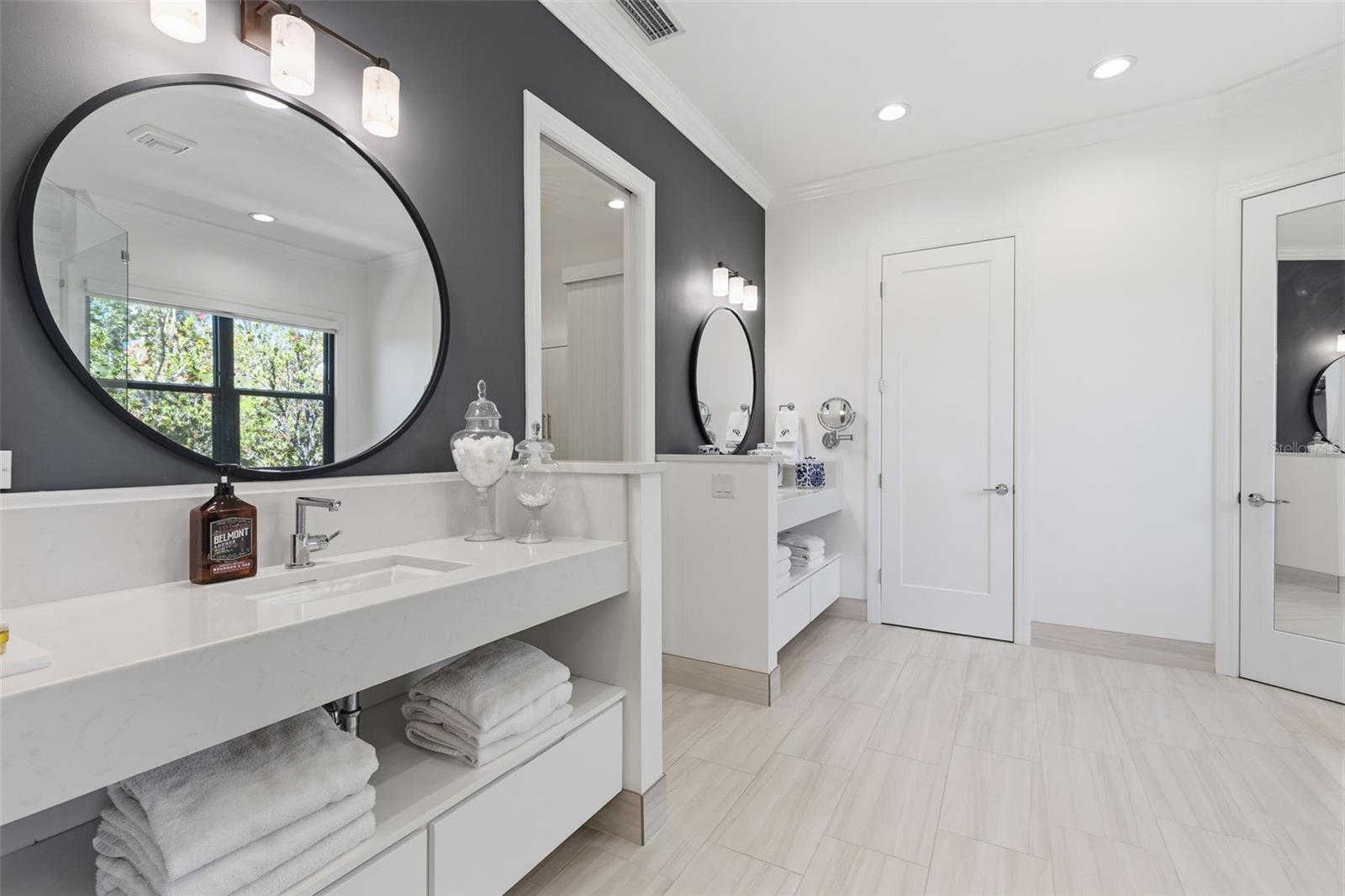 ISLAND HOMES - Residential