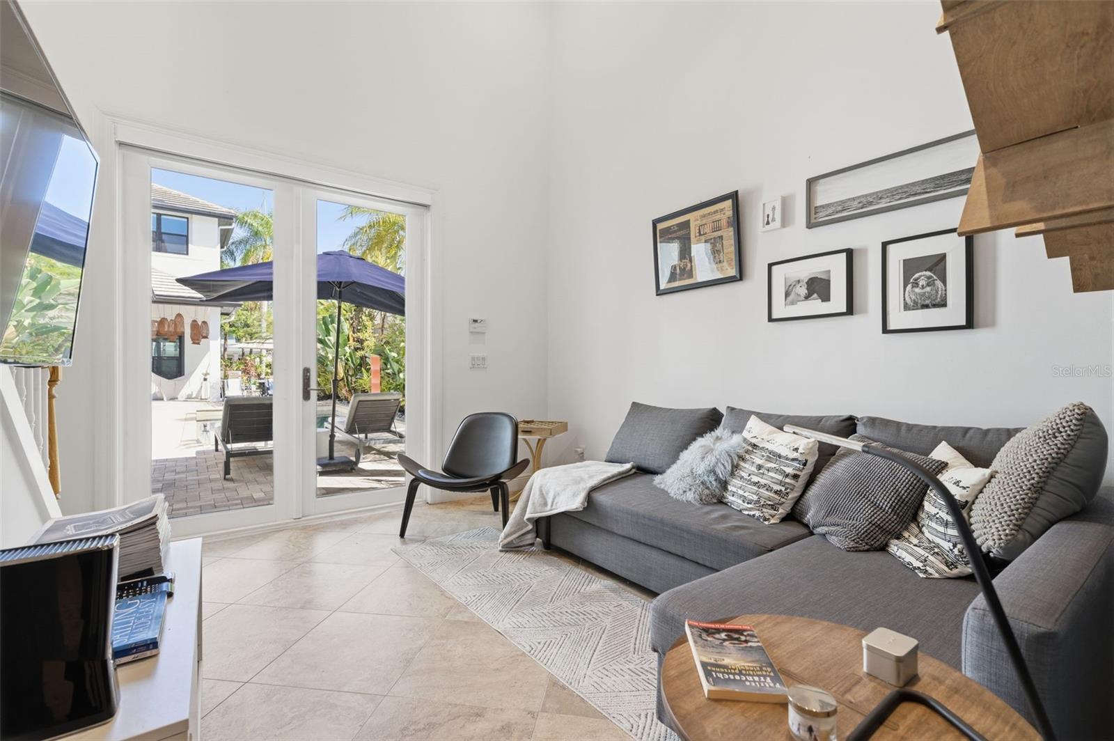 ISLAND HOMES - Residential