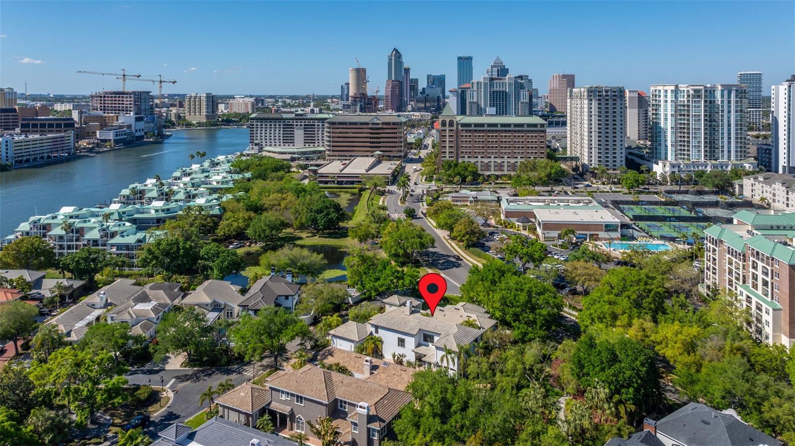 ISLAND HOMES - Residential