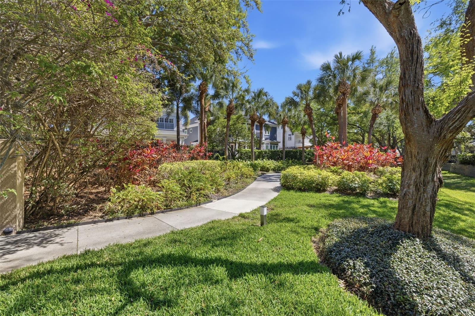 ISLAND HOMES - Residential