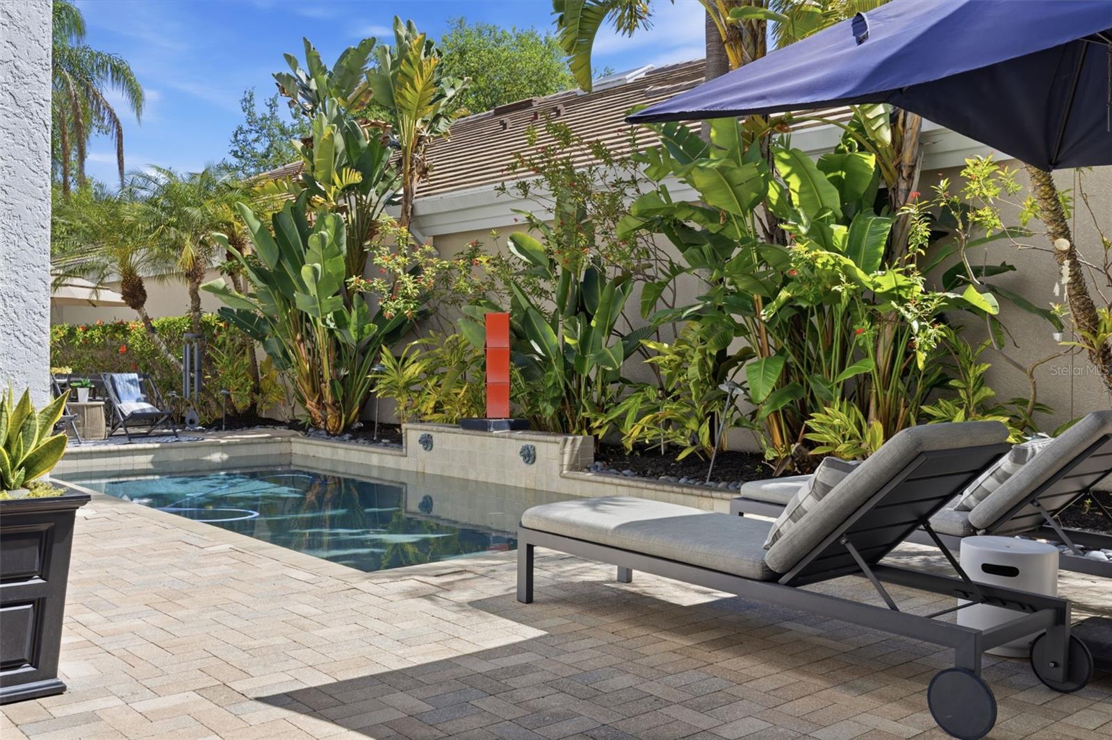 ISLAND HOMES - Residential