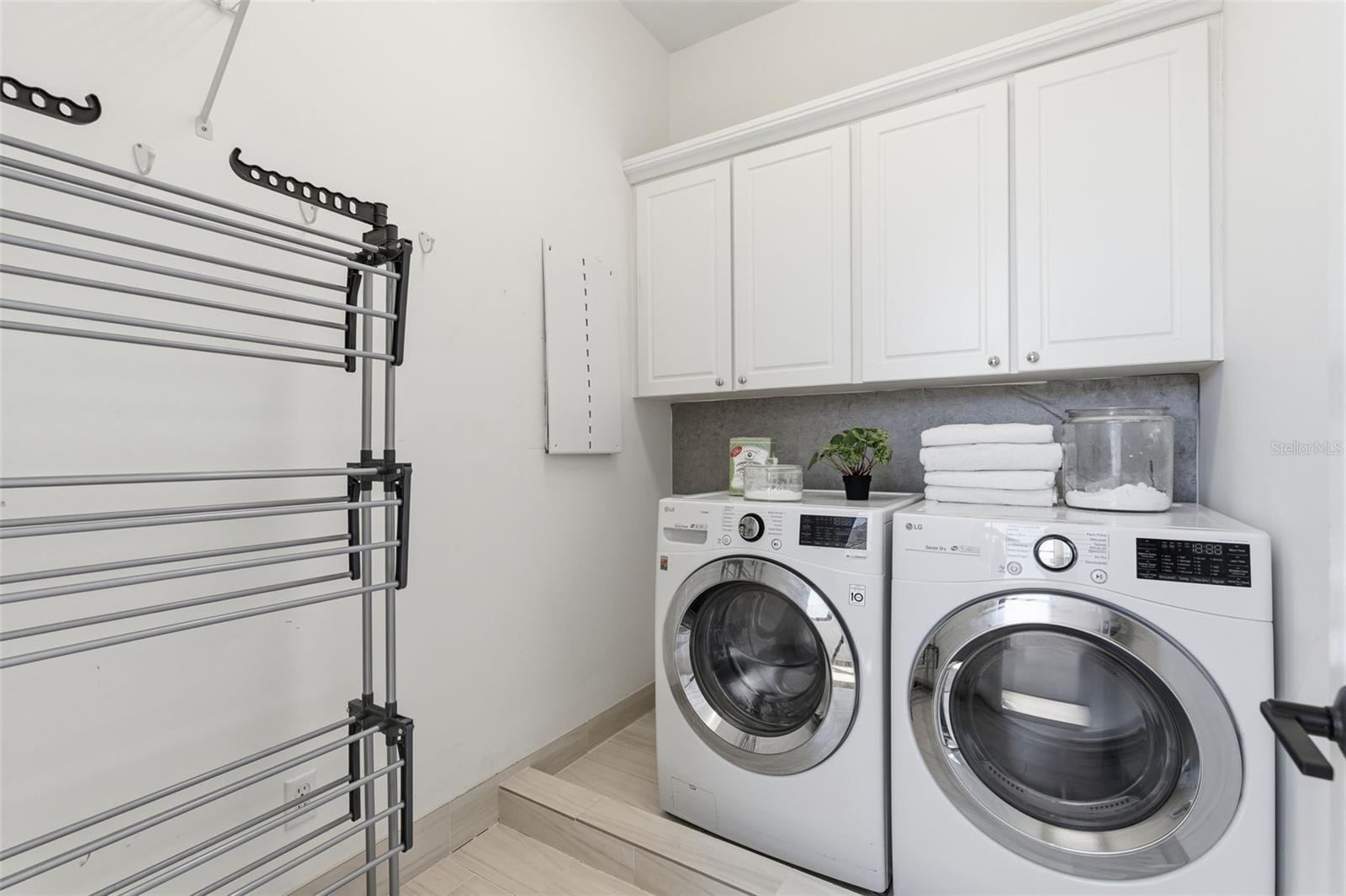 ISLAND HOMES - Residential