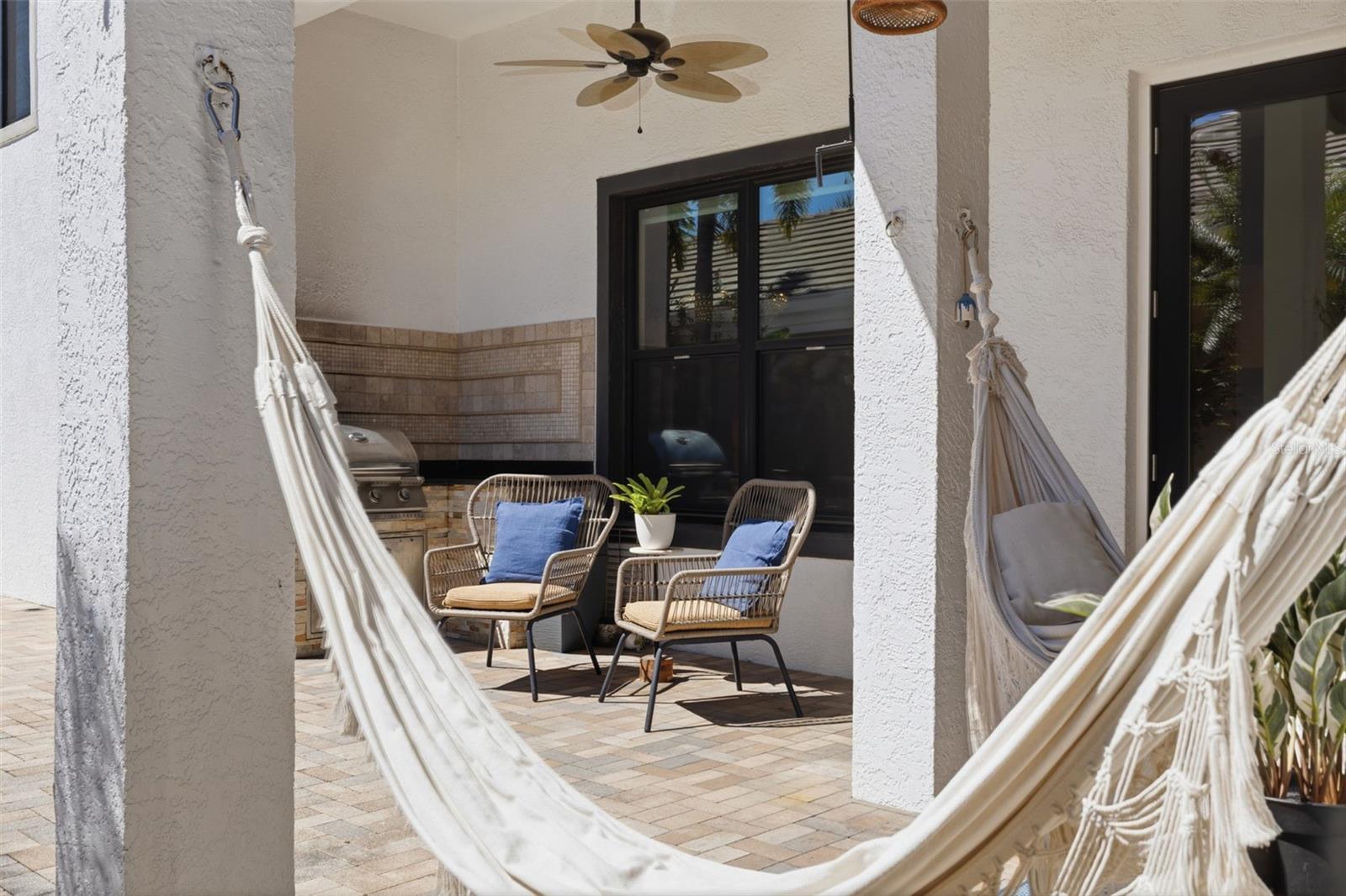 ISLAND HOMES - Residential