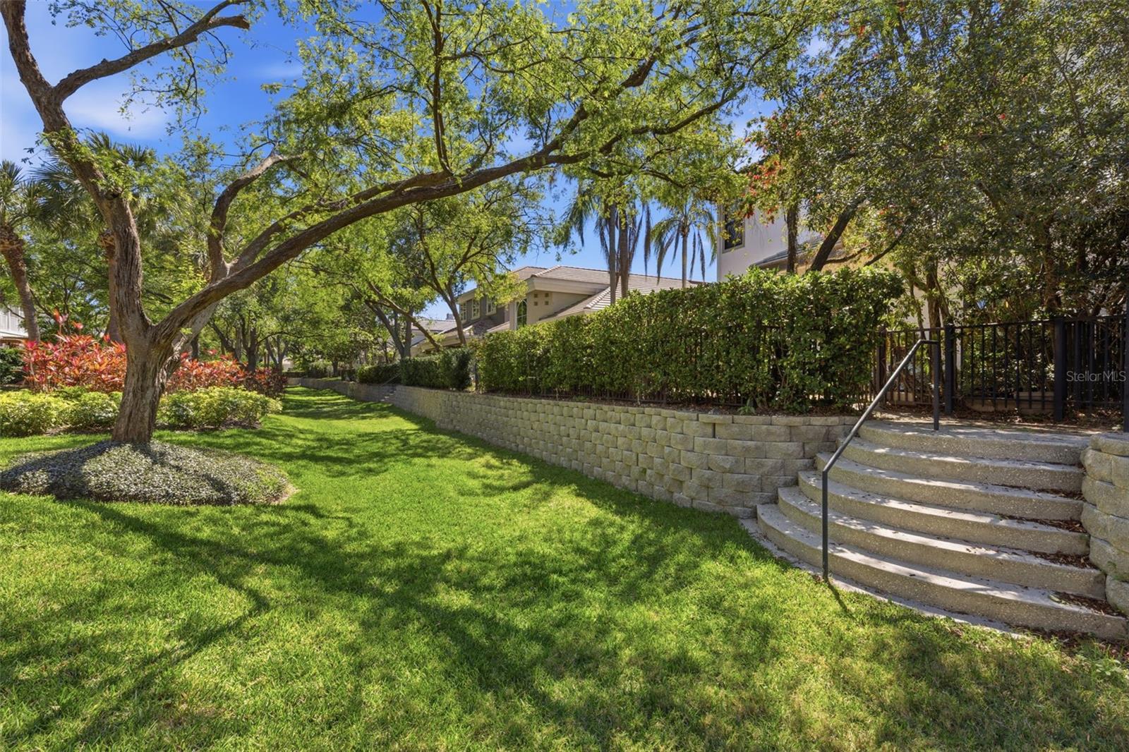 ISLAND HOMES - Residential