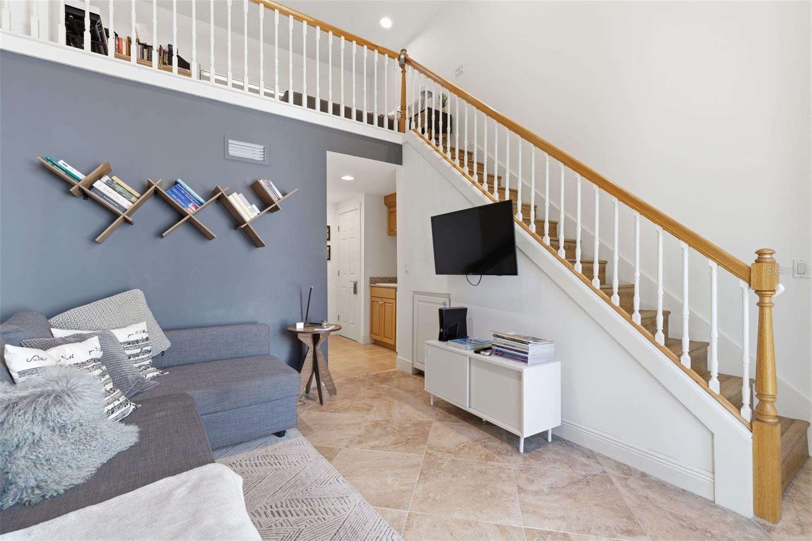 ISLAND HOMES - Residential