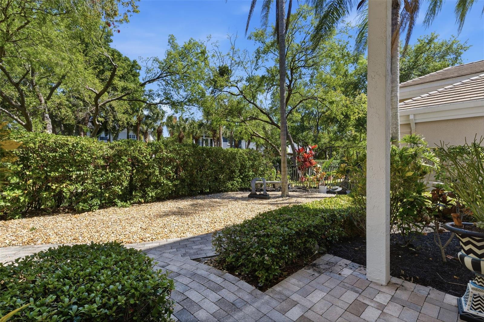 ISLAND HOMES - Residential