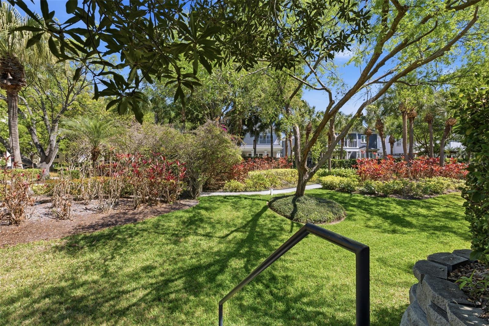 ISLAND HOMES - Residential