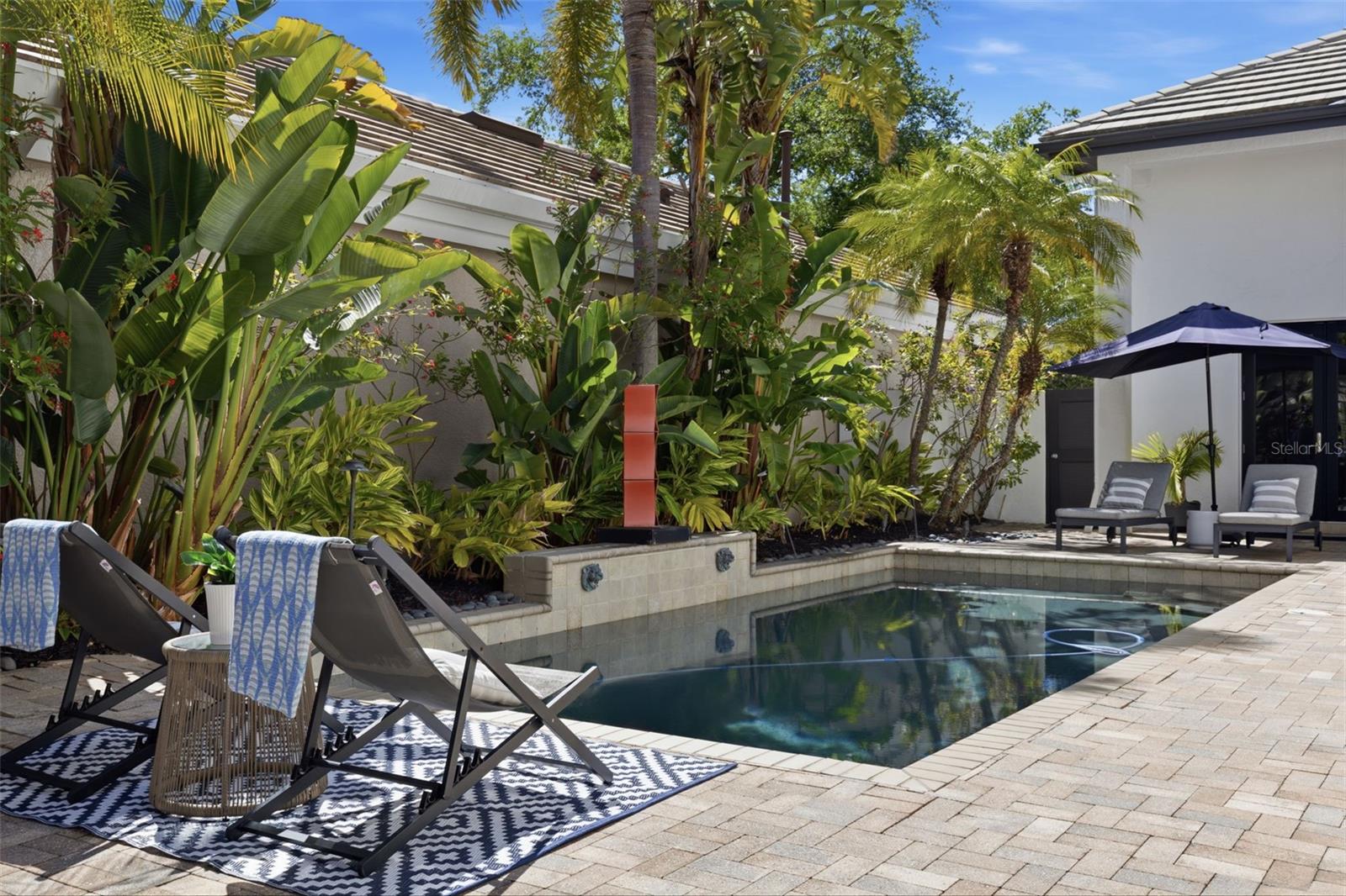 ISLAND HOMES - Residential