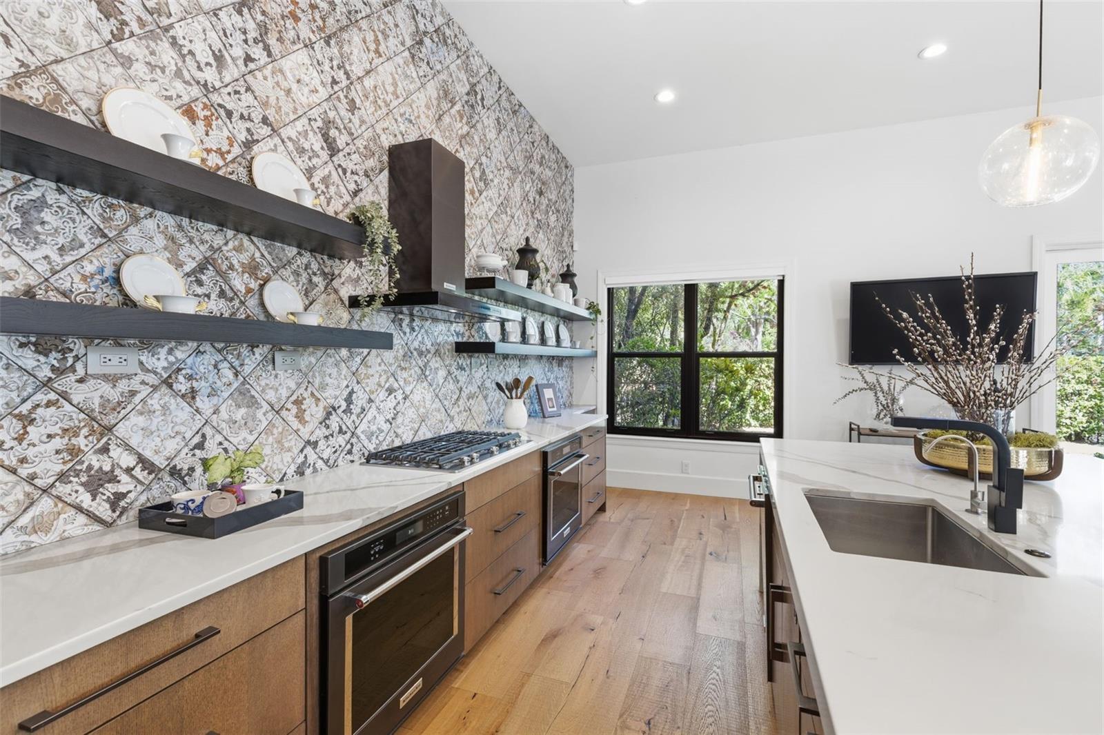 ISLAND HOMES - Residential