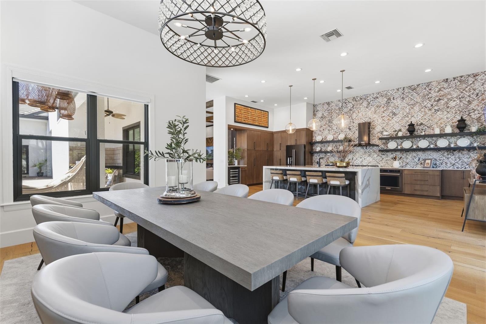 ISLAND HOMES - Residential