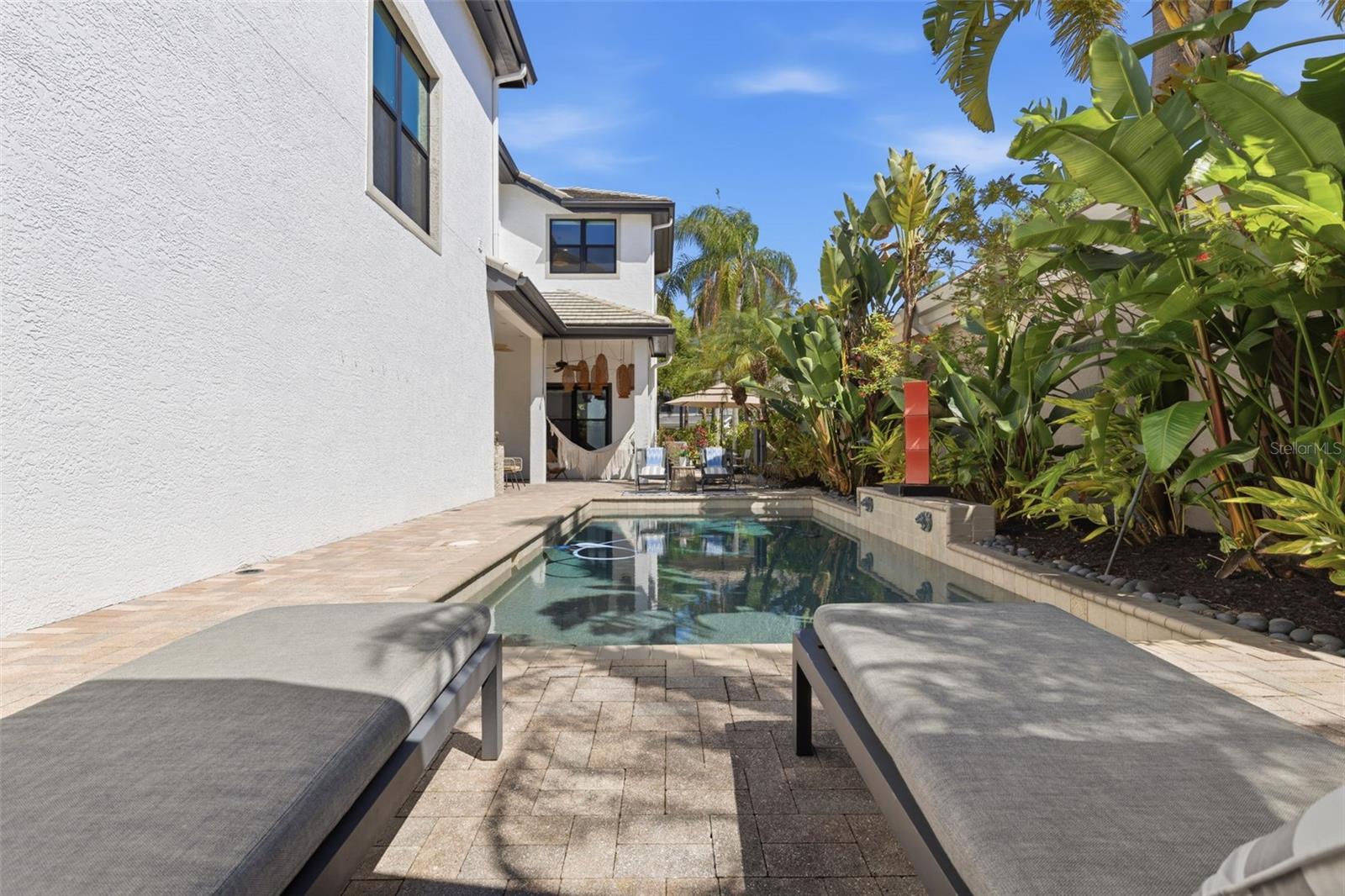 ISLAND HOMES - Residential