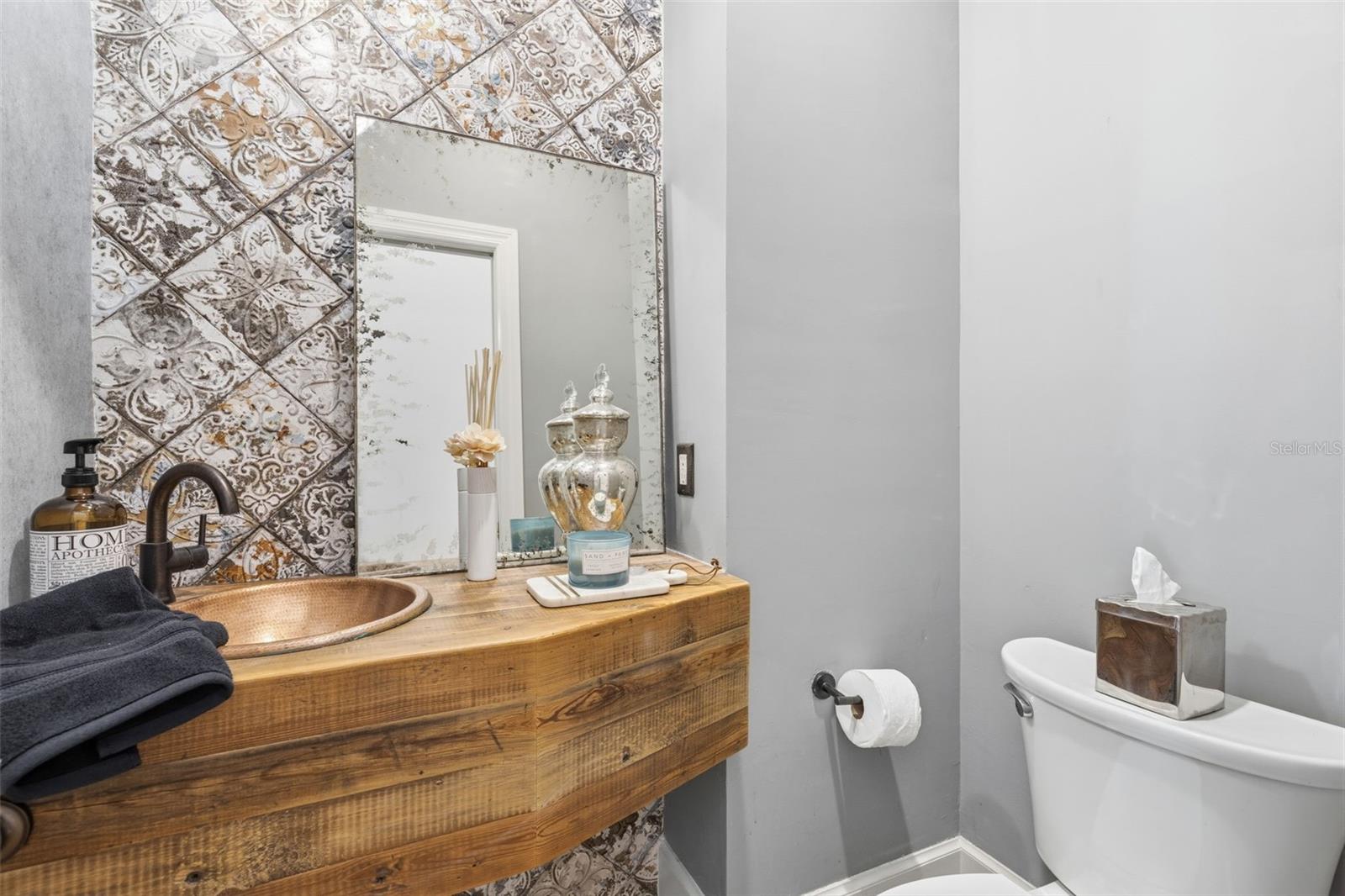 ISLAND HOMES - Residential