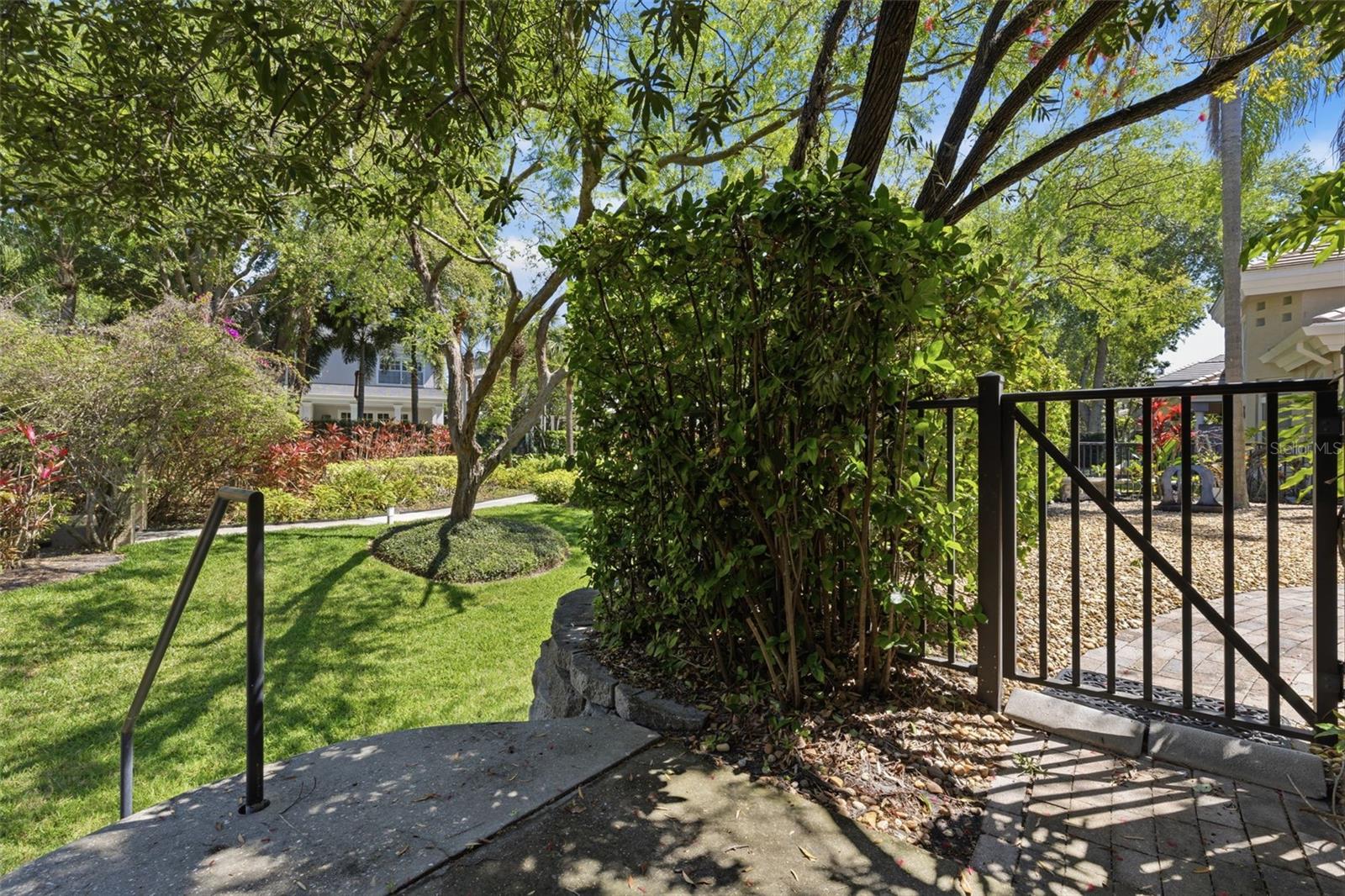 ISLAND HOMES - Residential