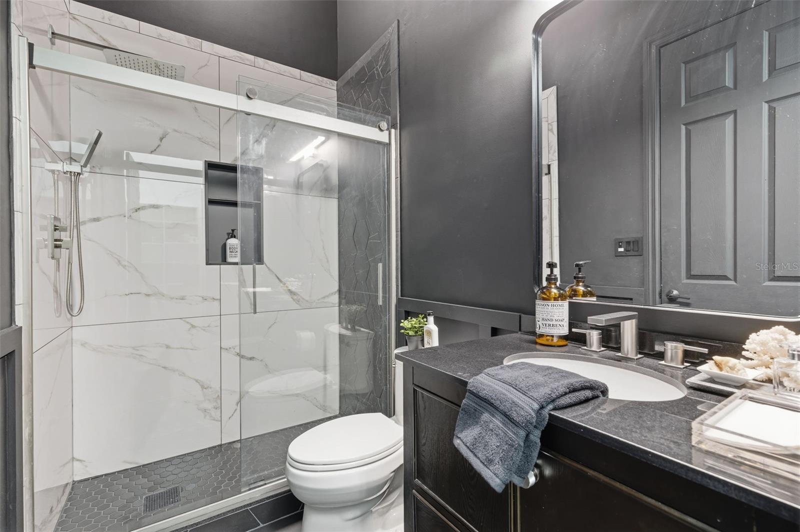 ISLAND HOMES - Residential