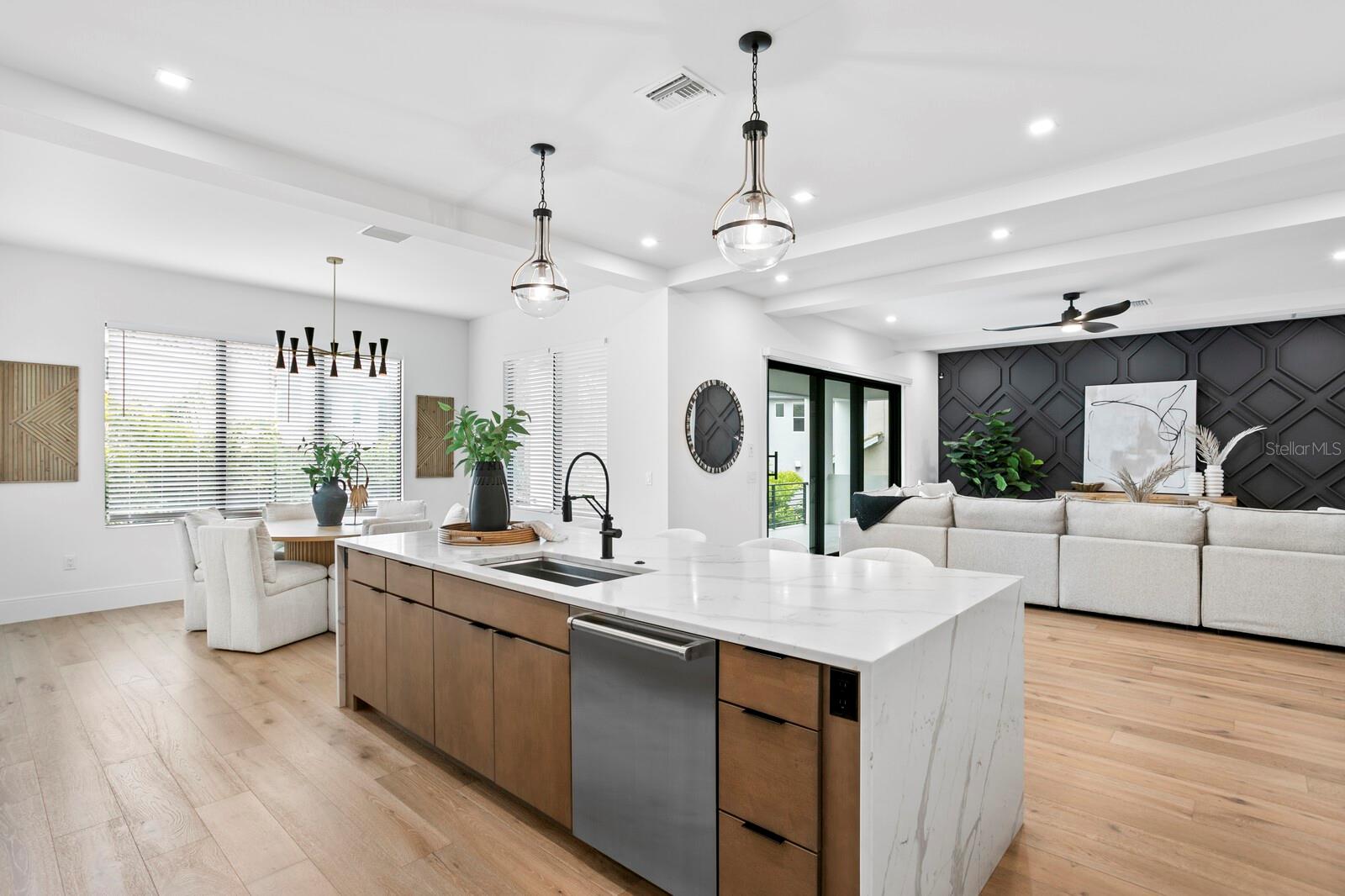 SUNSET PARK - Residential