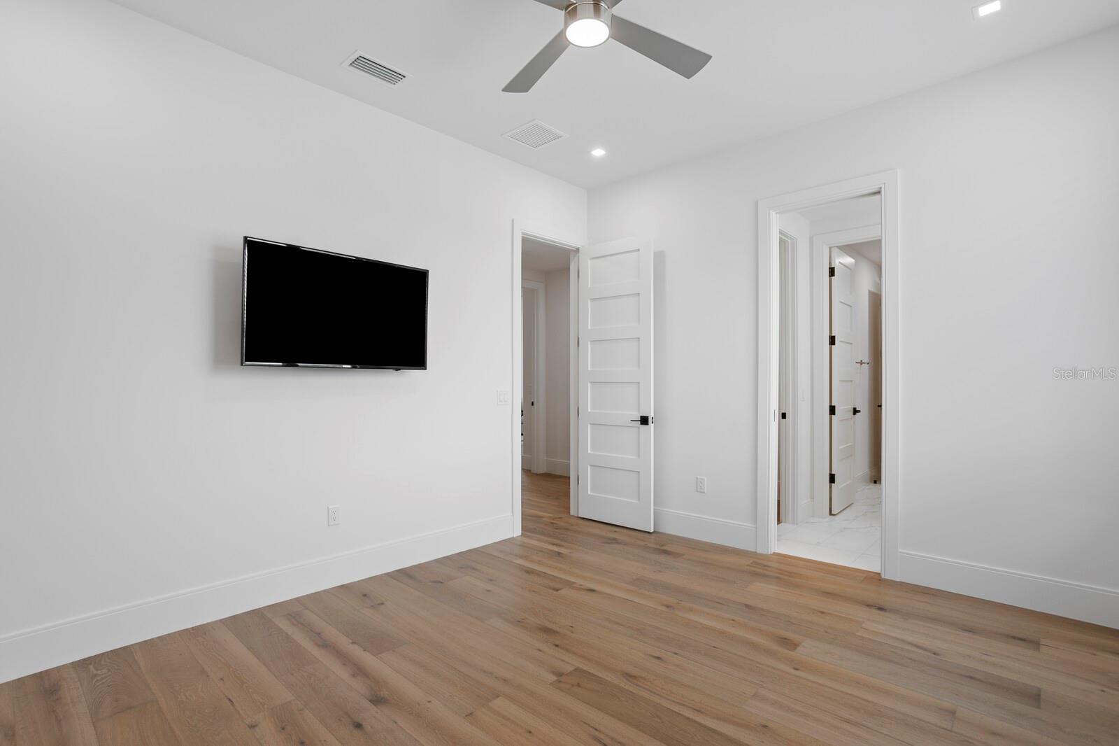 SUNSET PARK - Residential