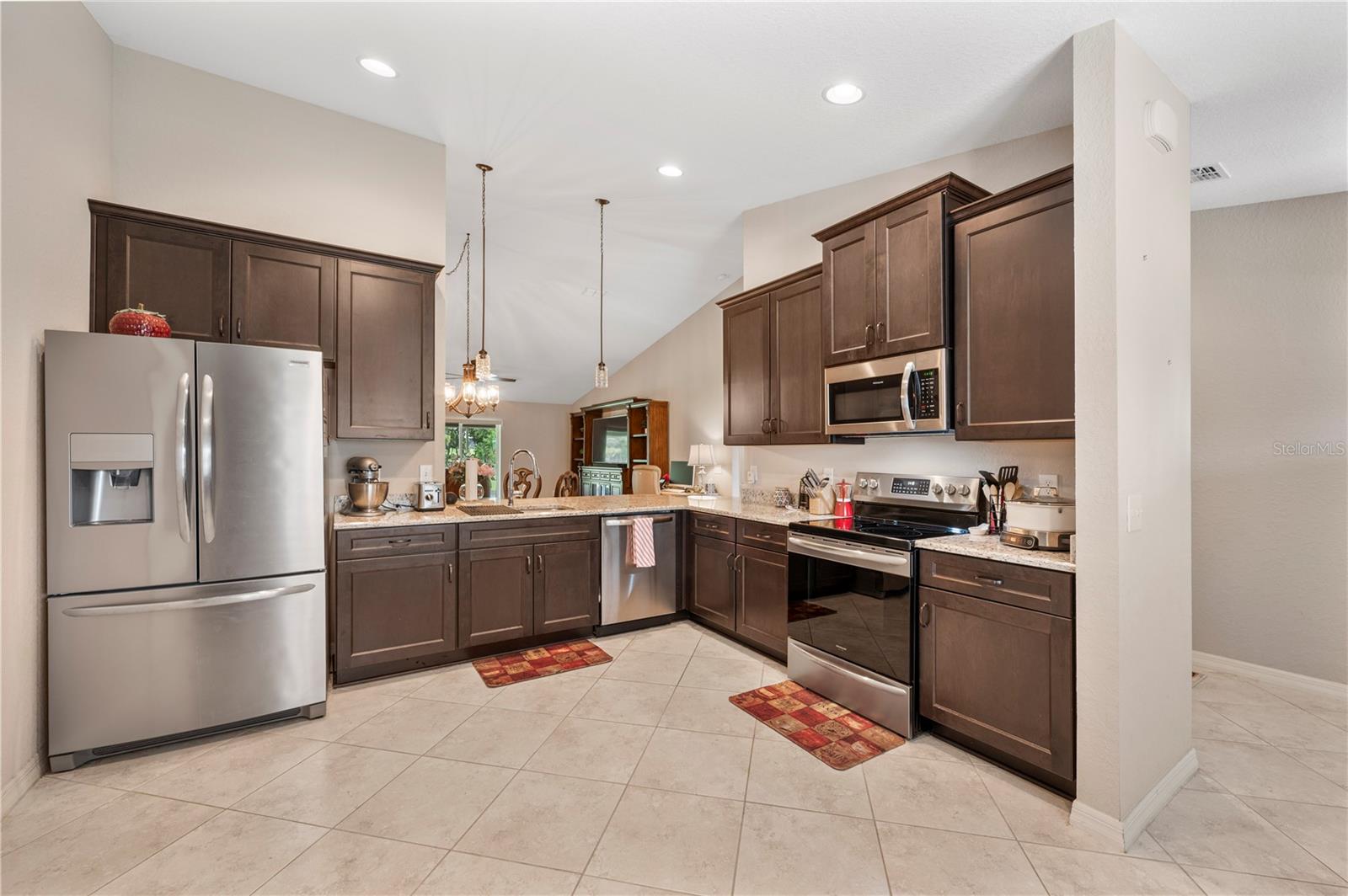 CREEKS XING EAST - Residential